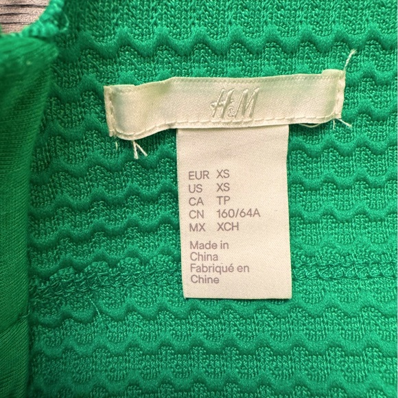 H&M Vibrant Green Knit Skirt - Picture 4 of 6